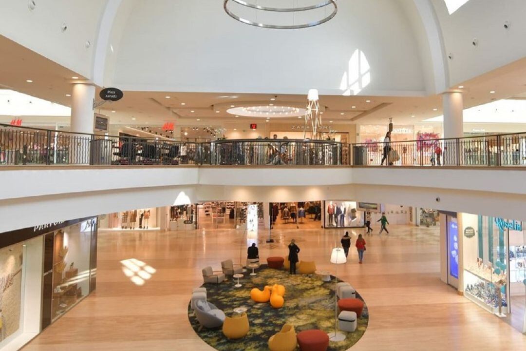 Imagen del interior del centro comercial intu Xanadú.