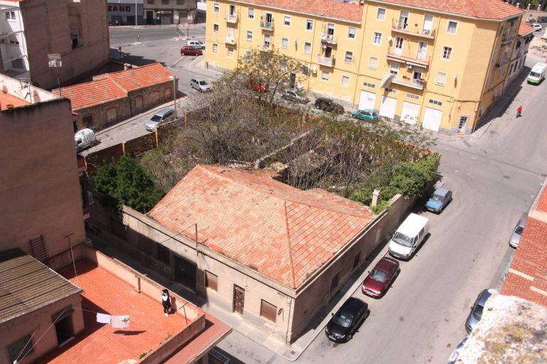 Solar donde se proyecta el centro médico en el barrio Virgen de la Cabeza 