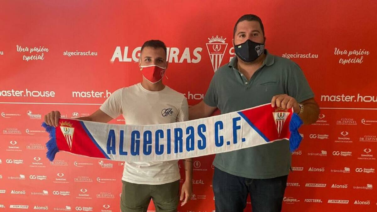 Juan Serrano, jugador de la primera plantilla del Algeciras