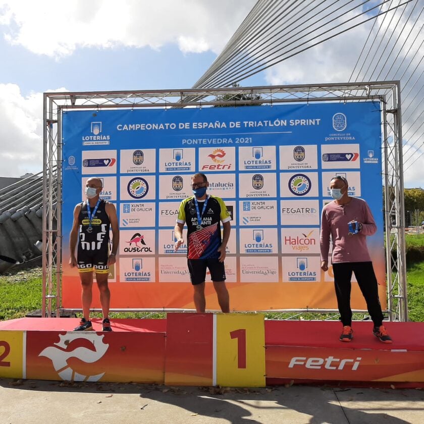 Tras ganar la medalla de oro en el Campeonato de España de Triatlón Sprint