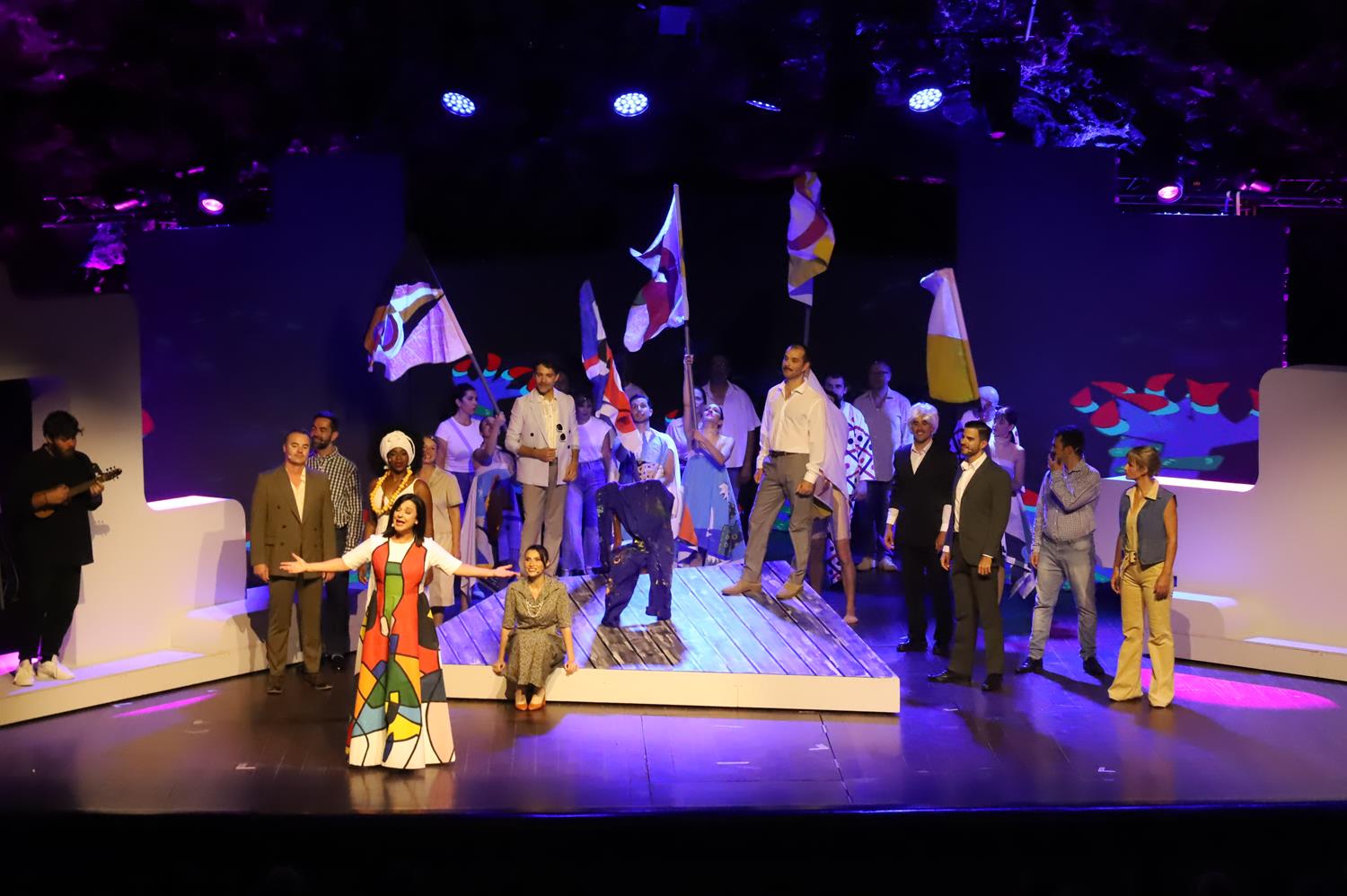 Un momento del musical en el auditorio de Jameos del Agua.