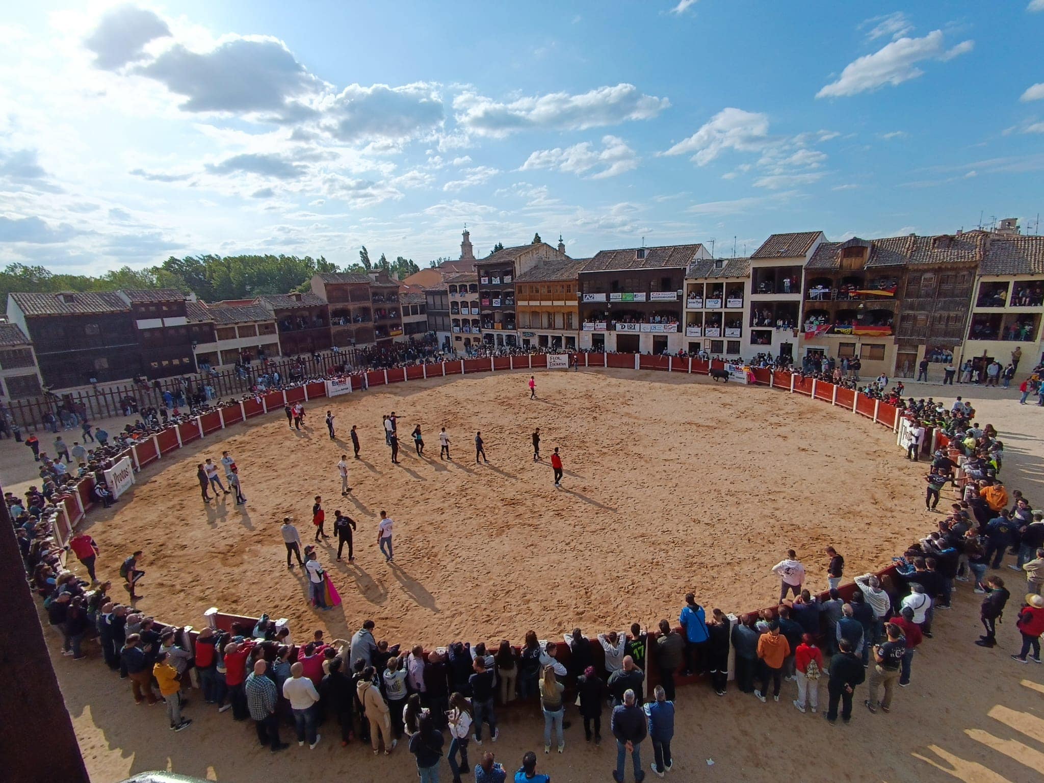 La Plaza del Coso disfrutó de las capeas de los Toros de Mayo
