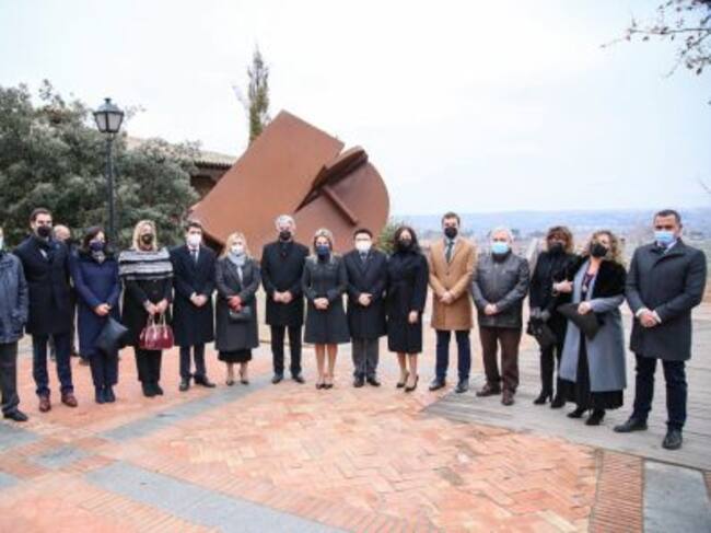 Inauguración de la escultura de Rafael Canogar en recuerdo a las víctimas del COVID-19