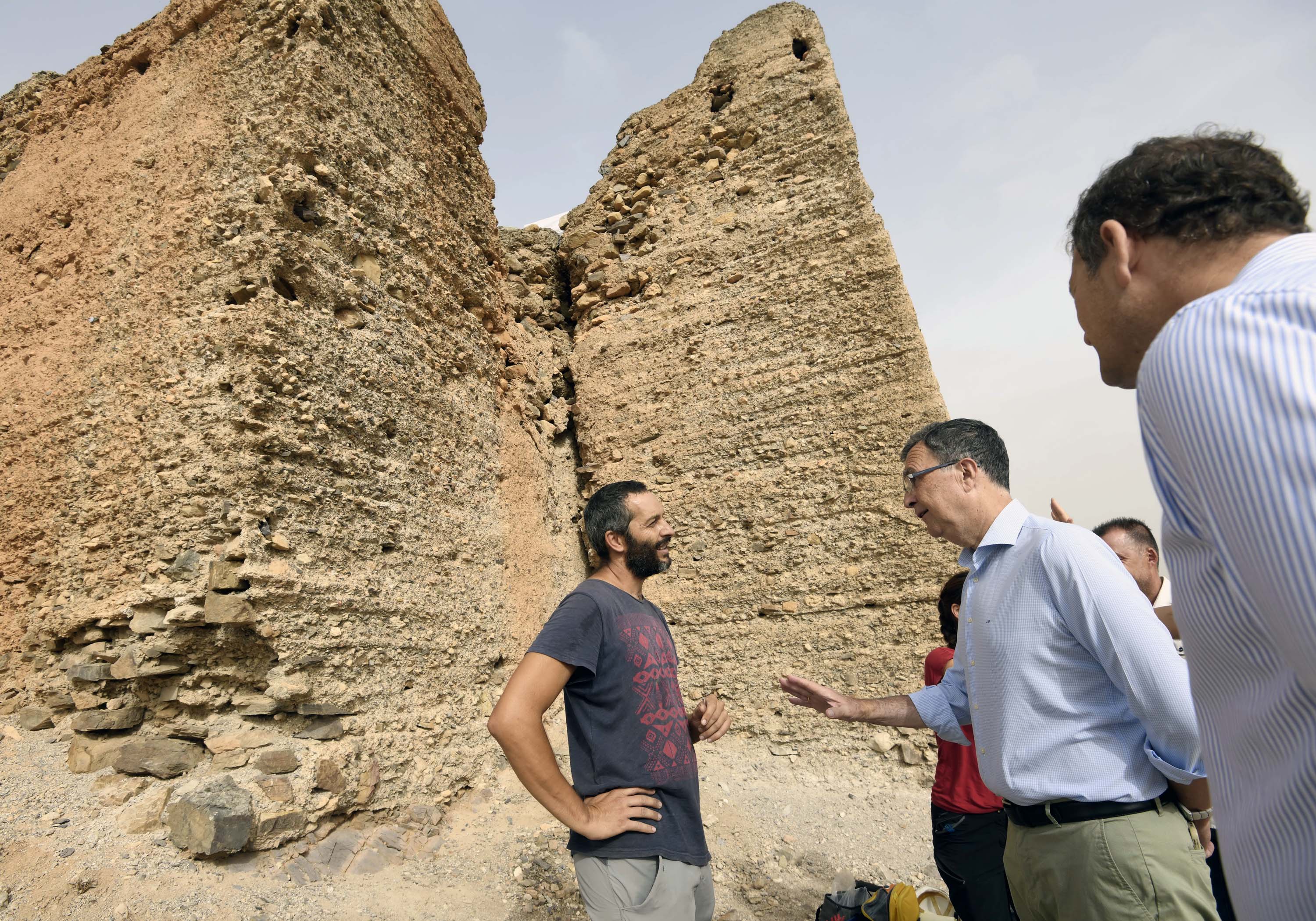 José Ballesta en su visita al Castillejo de Monteagudo