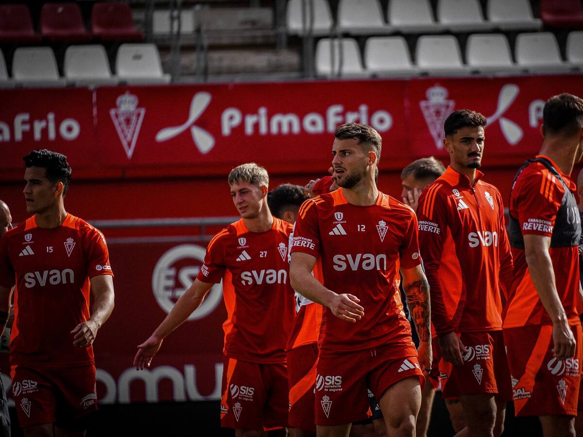 El entorno, crítico con la pólvora del Real Murcia: "No sé si Alcaina es la solución, vamos a empezar diciembre y aún no está a pleno rendimiento"