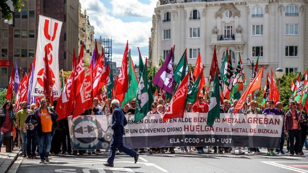 Concentración en la plaza Moyúa de Bilbao durante una jornada de huelga en el sector del metal el pasado año