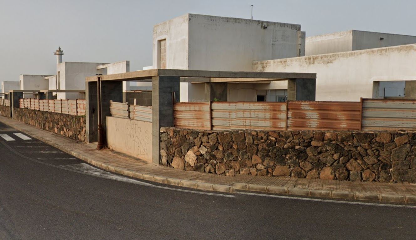 Urbanización sin terminar junto al Faro de Pechiguera, en la localidad de Playa Blanca, al sur de Lanzarote.