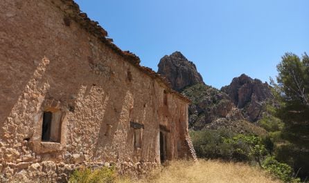 El antiguo pueblo de La Fonseca queda a las orillas de este sendero.