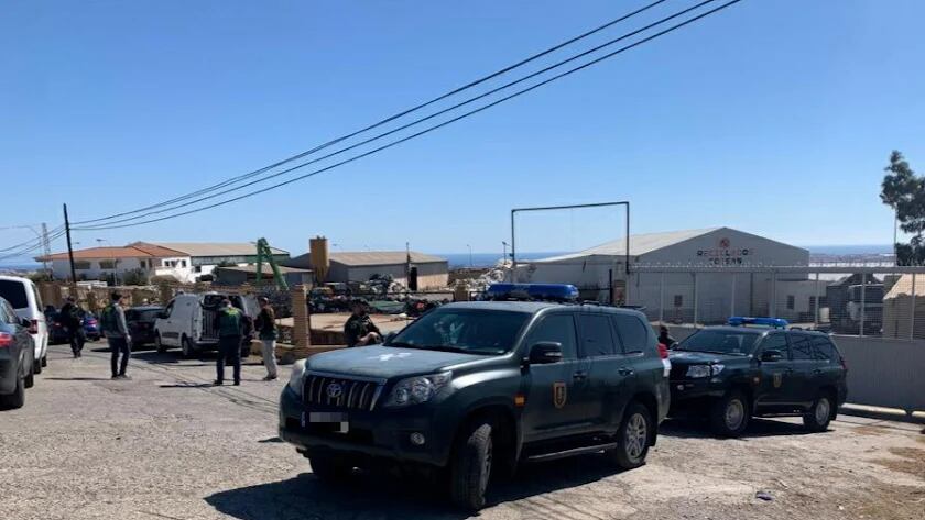 Despliegue de la Guardia Civil en la operación antidroga desarrollada ayer.