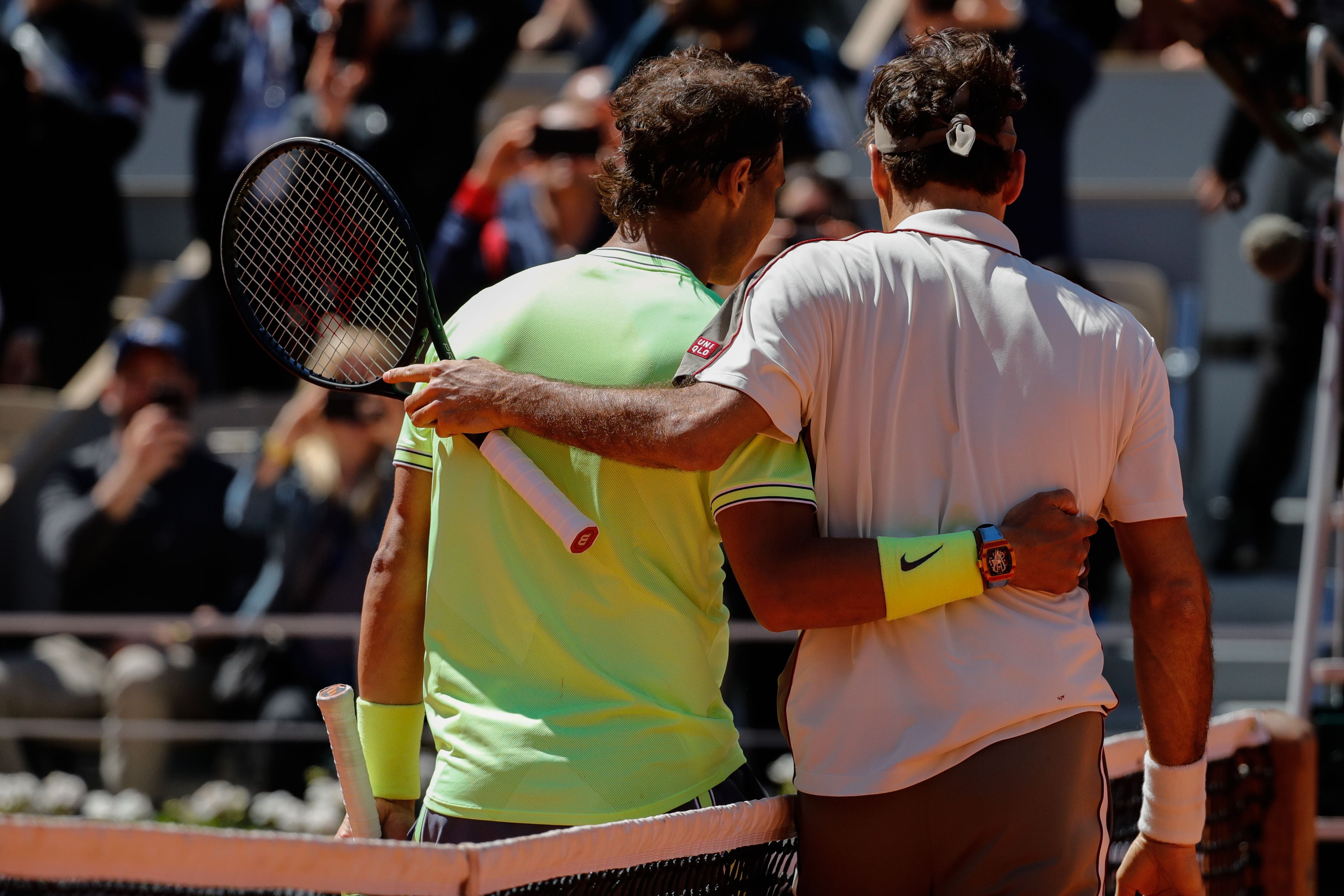 Rafael Nadal con Roger Federer, en Roland Garros 2019