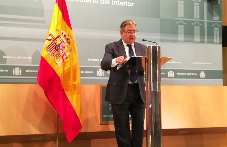 El ministro del Interior, Juan Ignacio Zoido, durante un momento de la rueda de prensa celebrada este lunes.