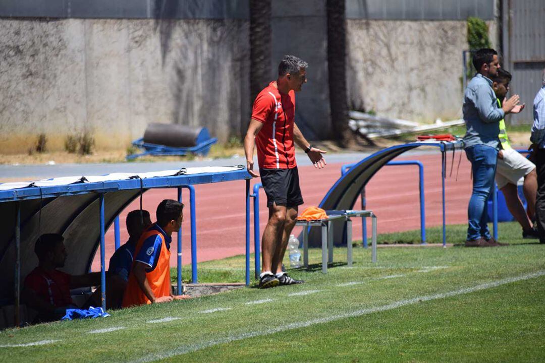 José Luis González durante el último partido en Chapín