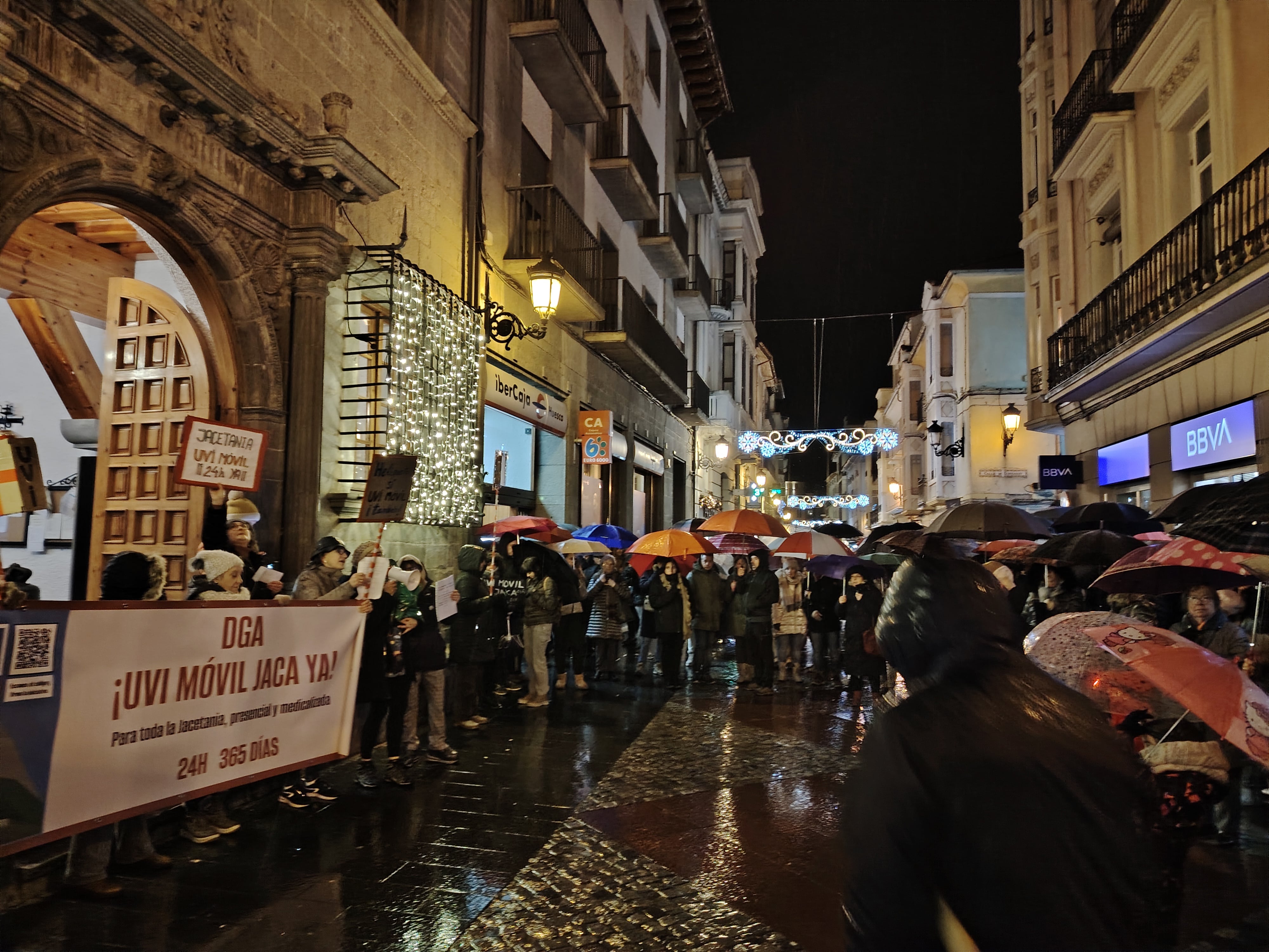 Manifestación UVI móvil Jaca 7 12 2024