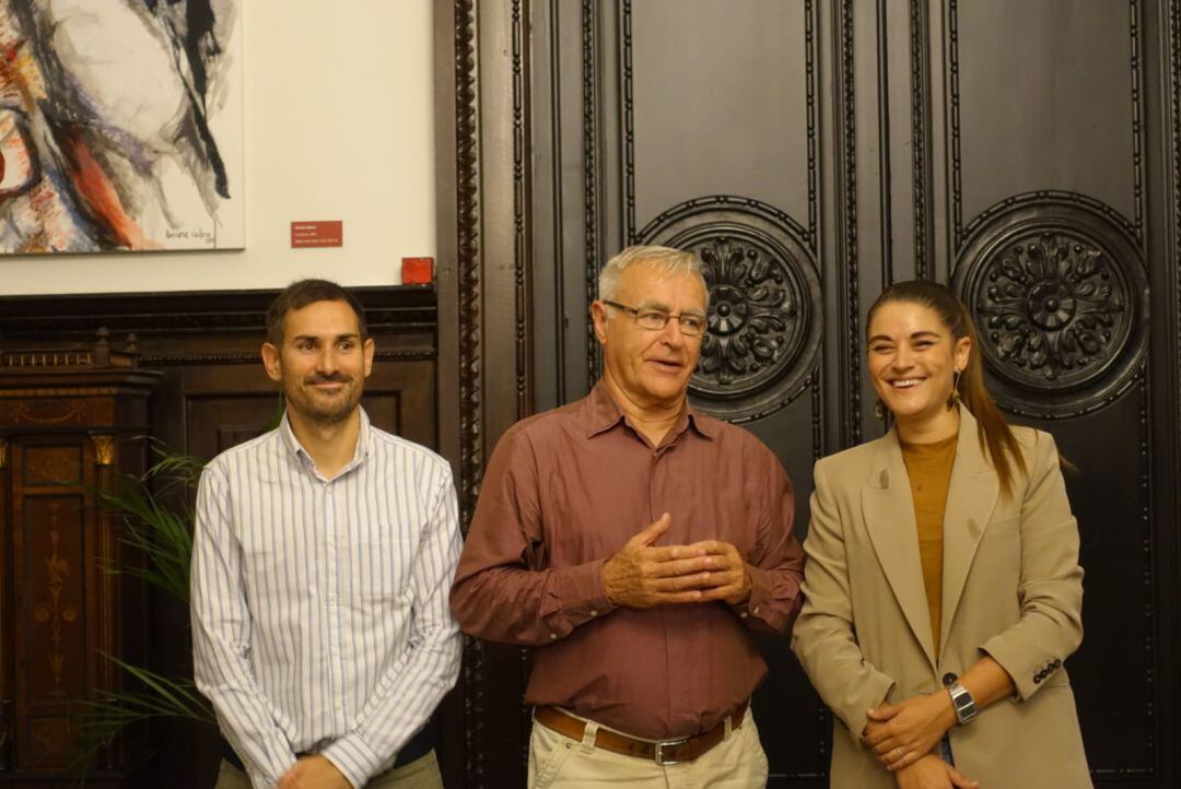 Sergi Campillo, Vicealcalde de València, Joan Ribó, alcalde de València y Mireia Mollà, consellera de agricultura en una reunión
