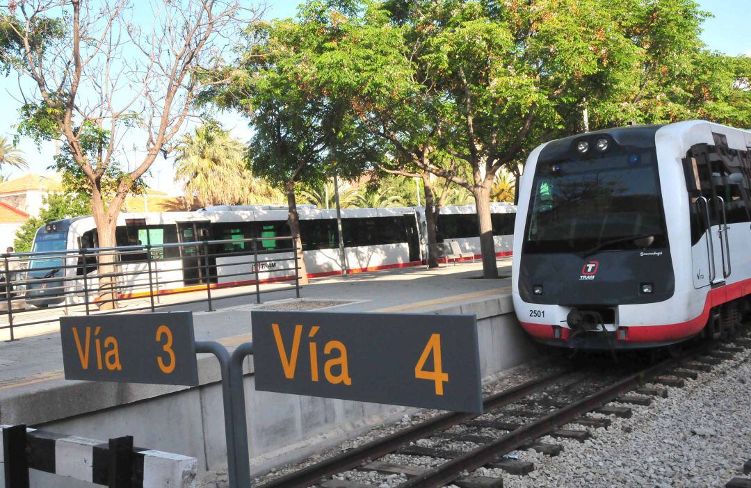 Imagen de archivo de los vagones de la línea 9 del Tram Dénia- Benidorm, en la estación del tren dianense.