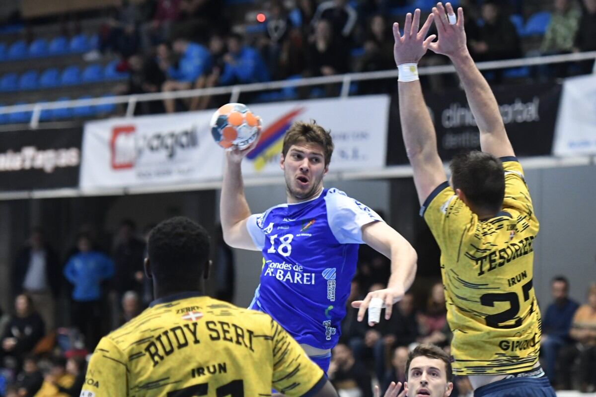 Guillermo Fischer en su etapa en Teucro tras dejar Argentina