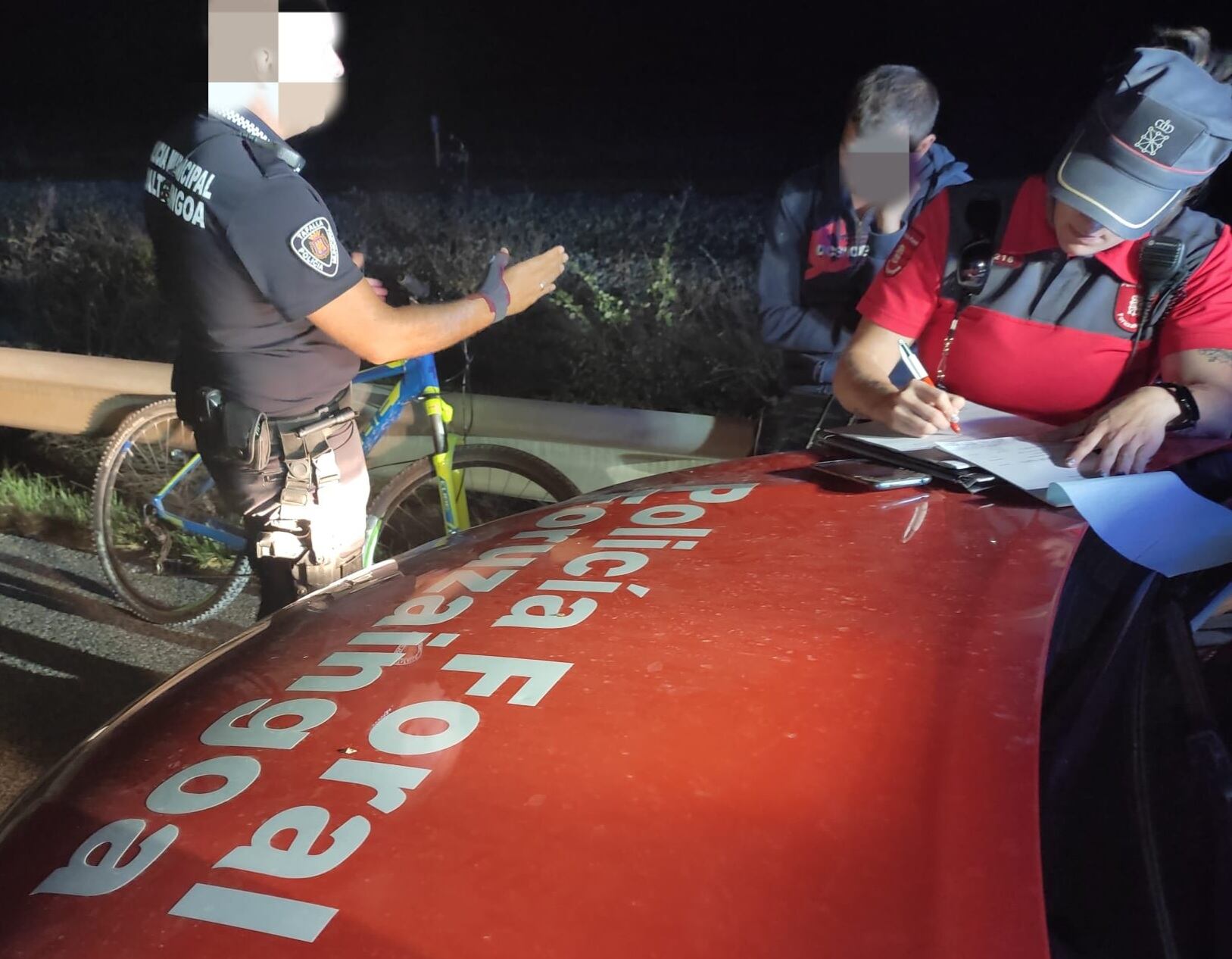 La Policía Foral localiza a un ciclista sin luces, sin chaleco y positivo en alcohol