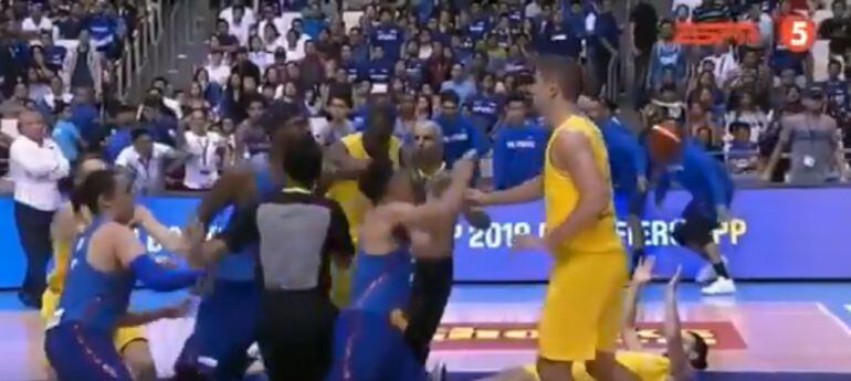 Brutal pelea entre Australia y Filipinas