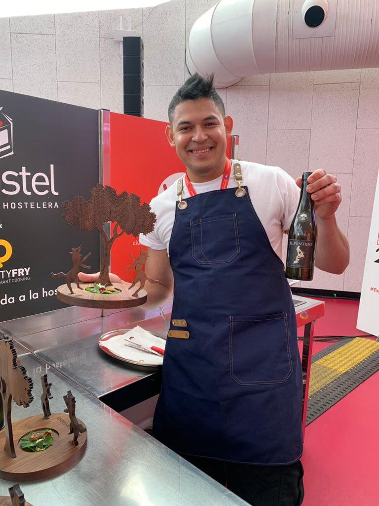 Ariel Munguía, ganador del Concurso Nacional de Pinchos Ciudad de Valladolid 2023 con su creación &#039;Cochino bocado&#039;