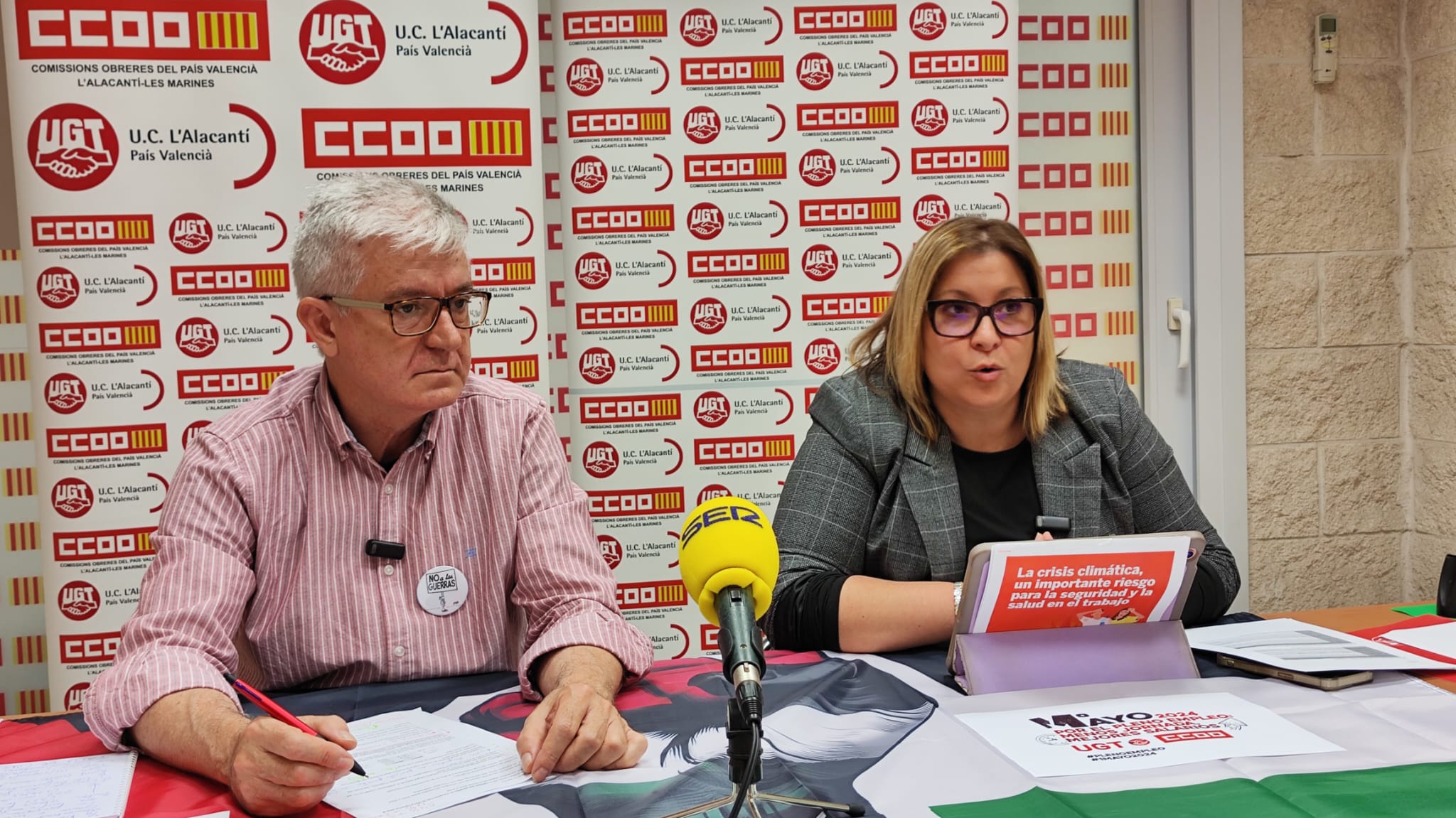 Paco García (CCOO) y Yolanda Díaz (UGT) en rueda de prensa