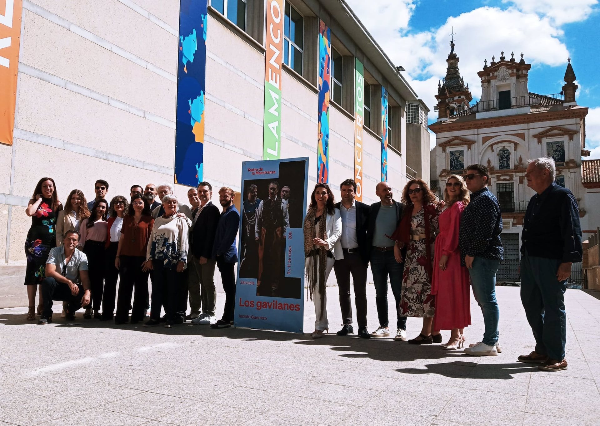 Elenco de la zarzuela &quot;Los Gavilanes&quot; en el Teatro de La Maestranza