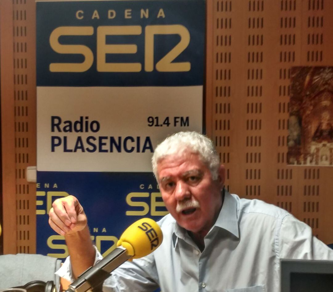 Juan Andrés Tovar en los estudios de SER Norte de Extremadura