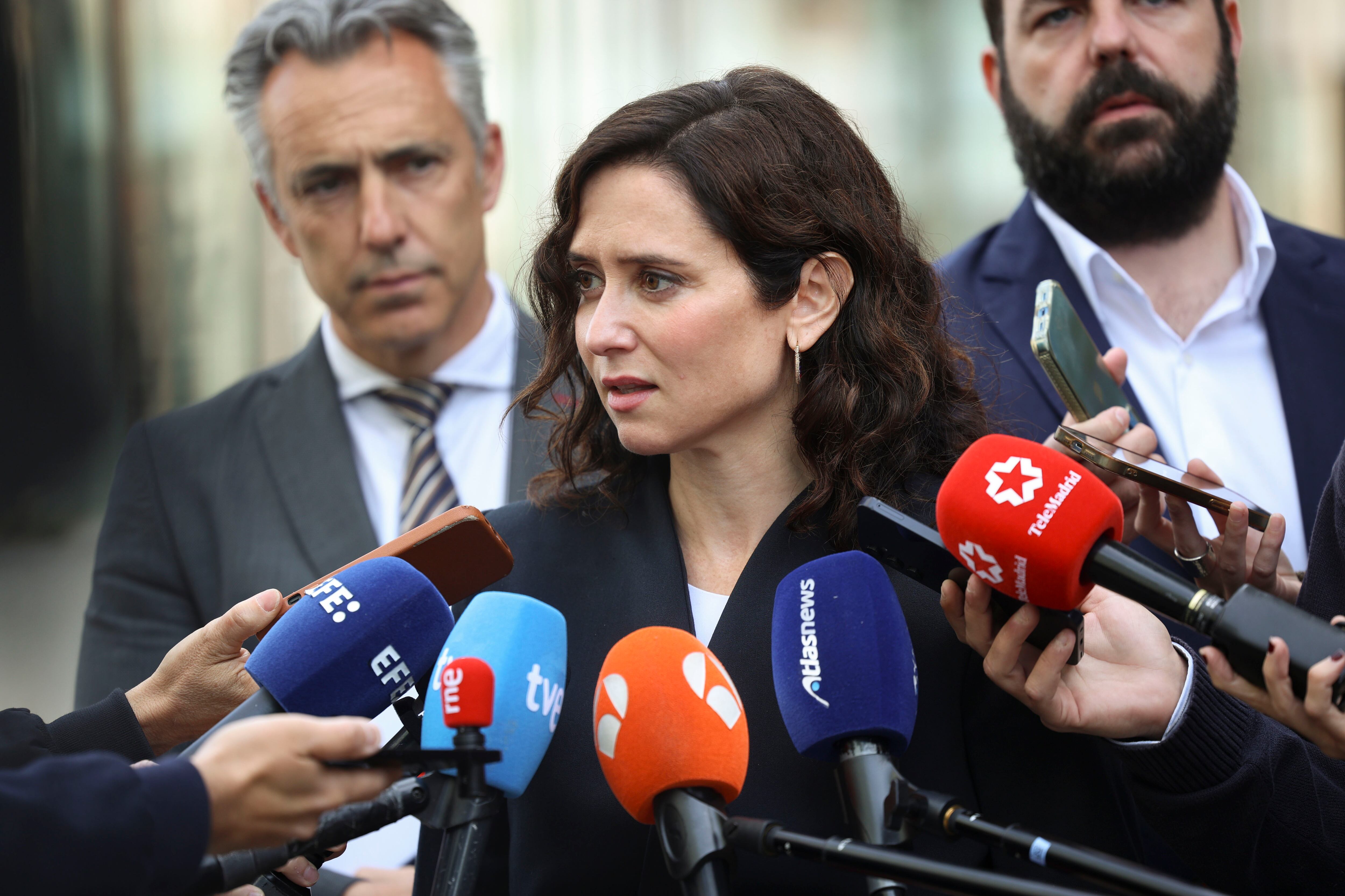 La presidenta de la Comunidad de Madrid, Isabel Díaz Ayuso, ante los medios de comunicación