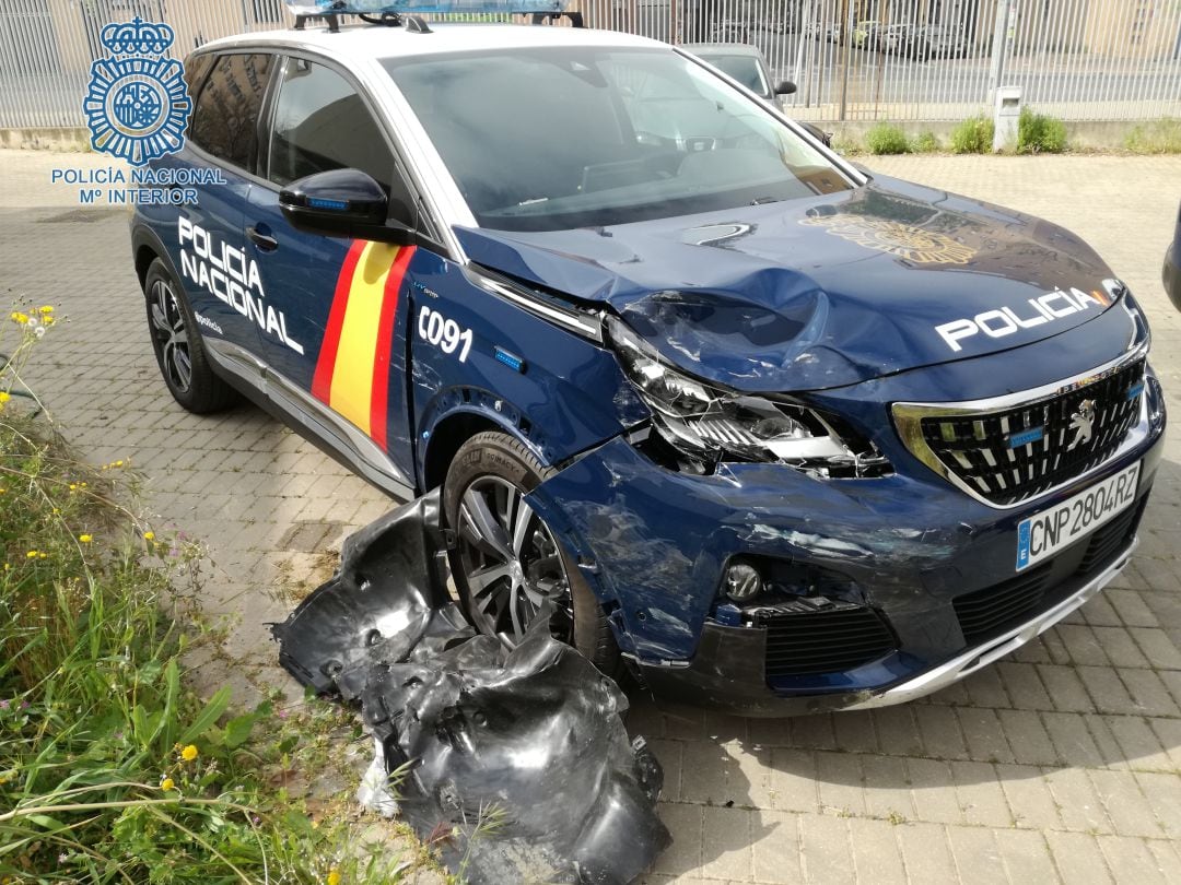 Estado en que quedó el coche patrulla