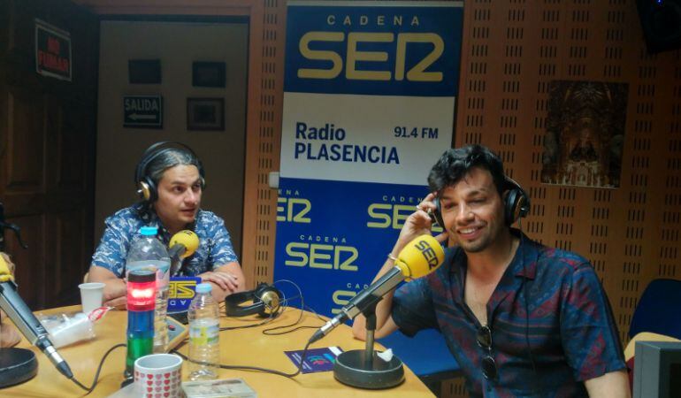 Paco Arrojo en los estudios de la Cadena SER Norte de Extremadura