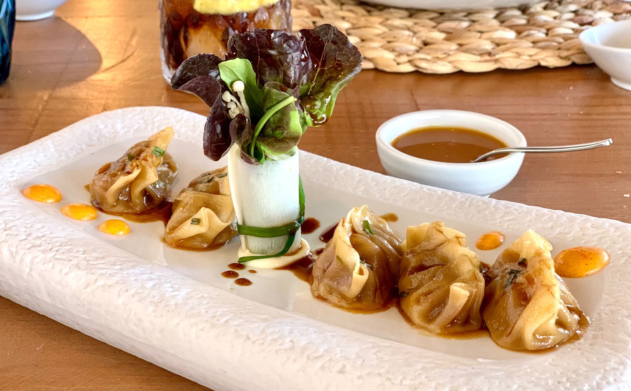 Gyozas de presa de bellota, daikon y demi glace