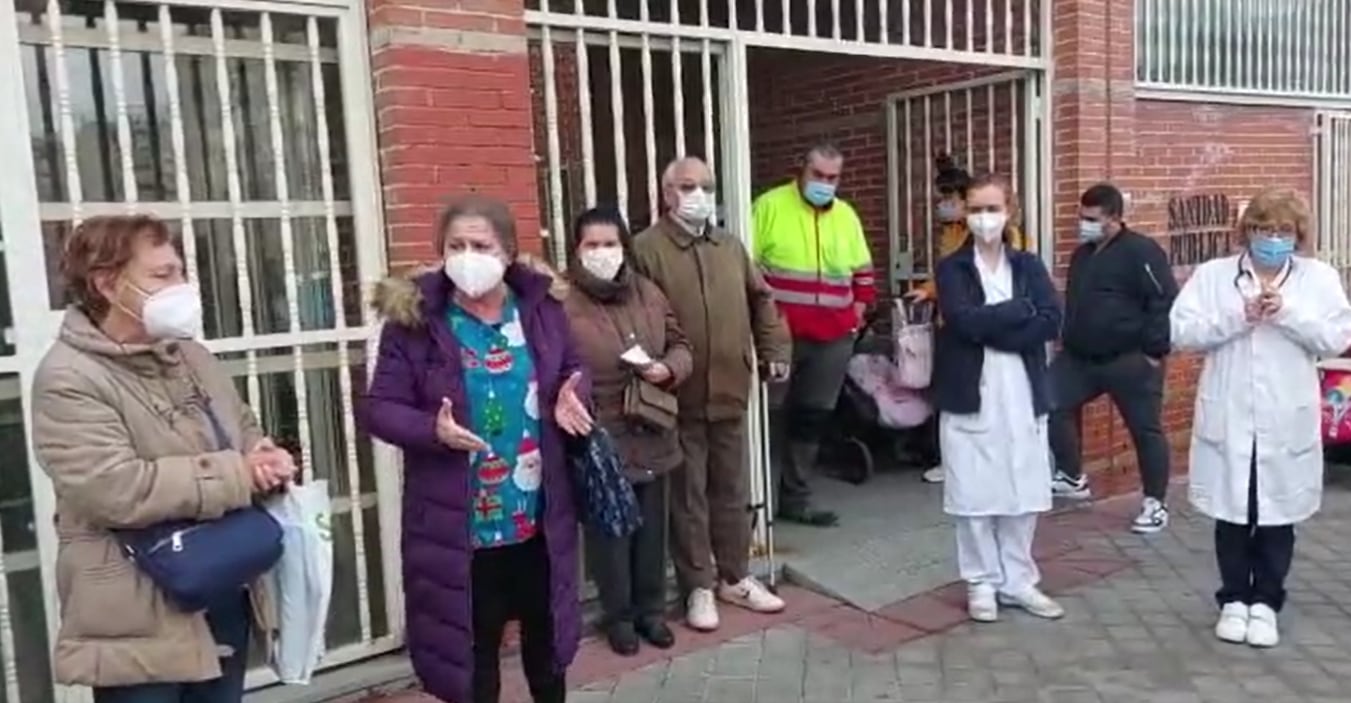 La directora y médico Mar Noguerol durante una protesta en su centro de salud