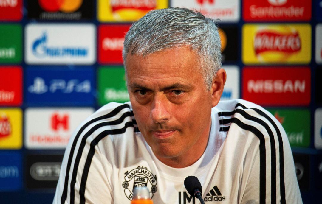 El entrenador del Manchester United, José Mourinho, ofrece una rueda de prensa en Manchester, Reino Unido, hoy, 22 de octubre de 2018, en la víspera de su encuentro ante la Juventus correspondiente al grupo H de la Liga de Campeones de la UEFA. 