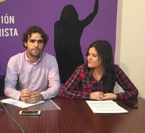 Gallego (d) y Medianero (c) que encabezaron las listas de Unidad Popular en diciembre, pasan al segundo lugar en Unidos Podemos