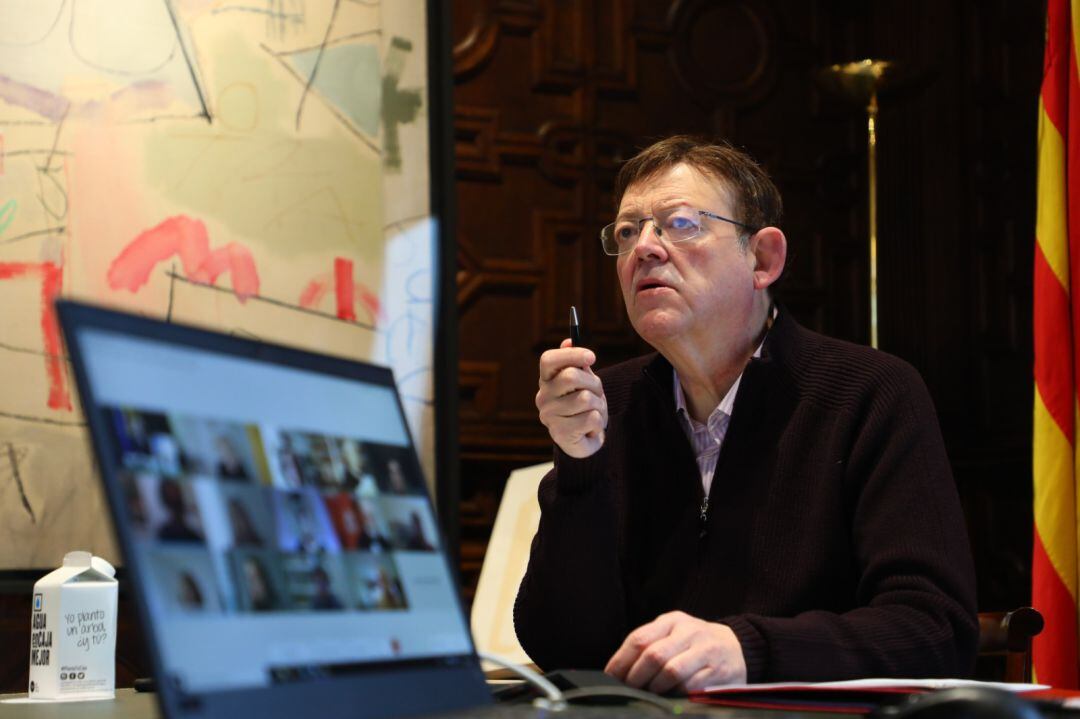 El president Ximo Puig se ha reunido este domingo con la vicepresidenta Mónica Oltra y con la consellera Ana Barceló para analizar el proceso de vacunación. 