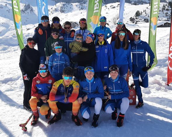 Deportistas del Club Ski Aspe