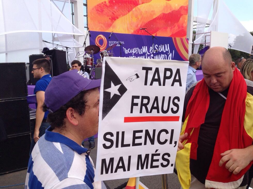 Eslògan que s'ha pogut llegir a l'acte de la Societat Civil Catalana a Tarragona.