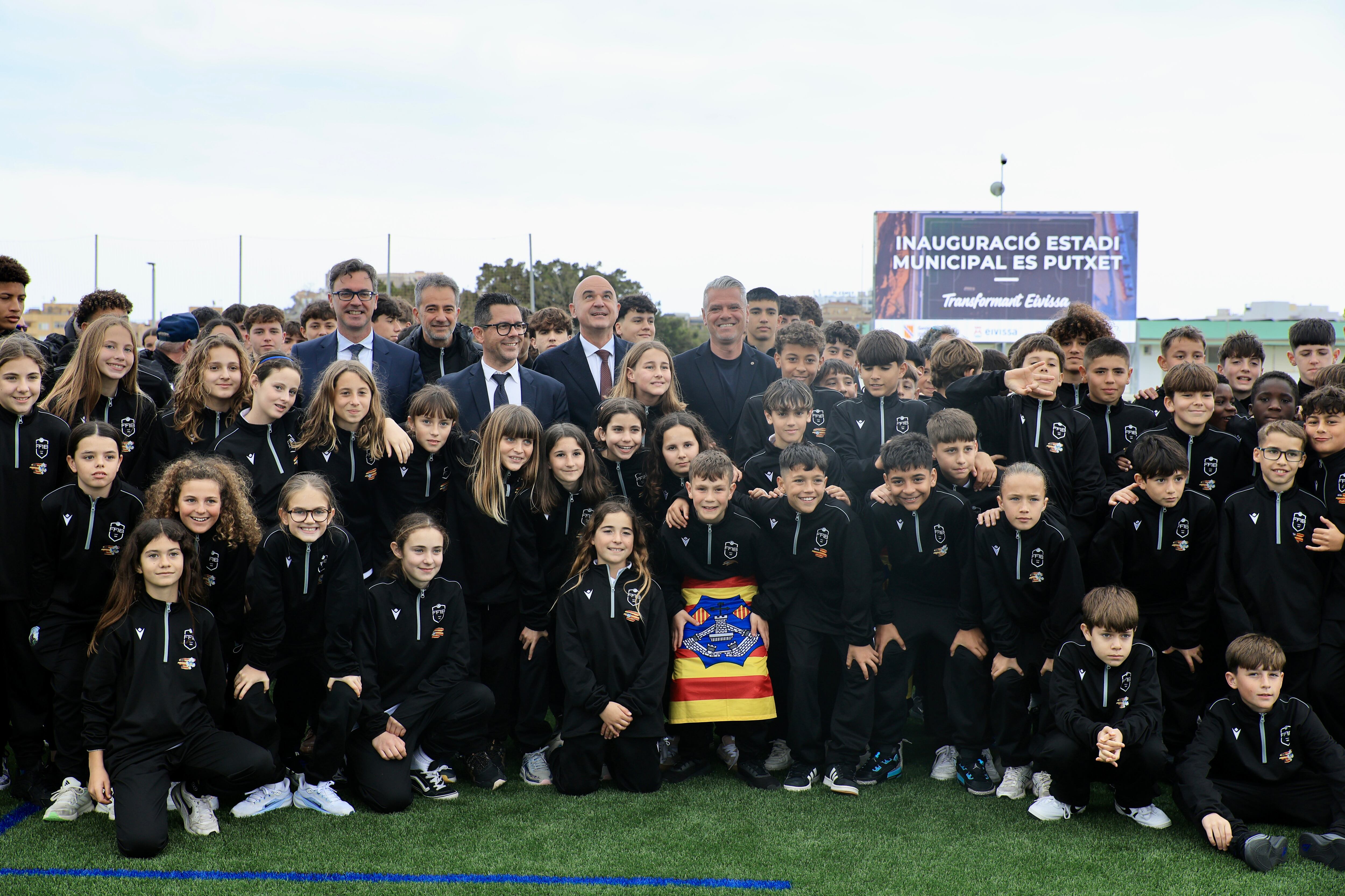 Inauguración nuevo estadio en Vila (Ayuntamiento)