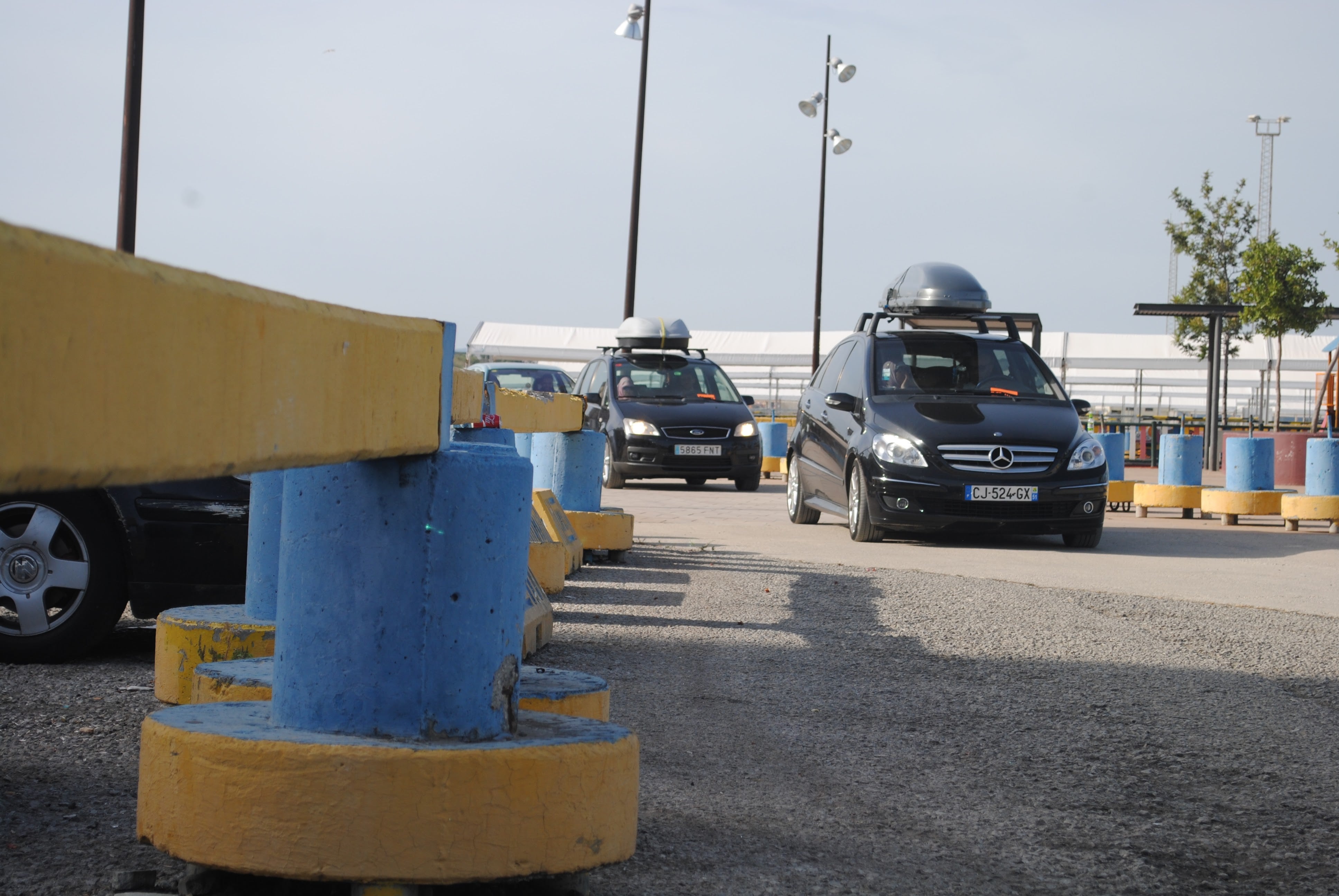 Vehículos durante la Operación Paso del Estrecho en Algeciras