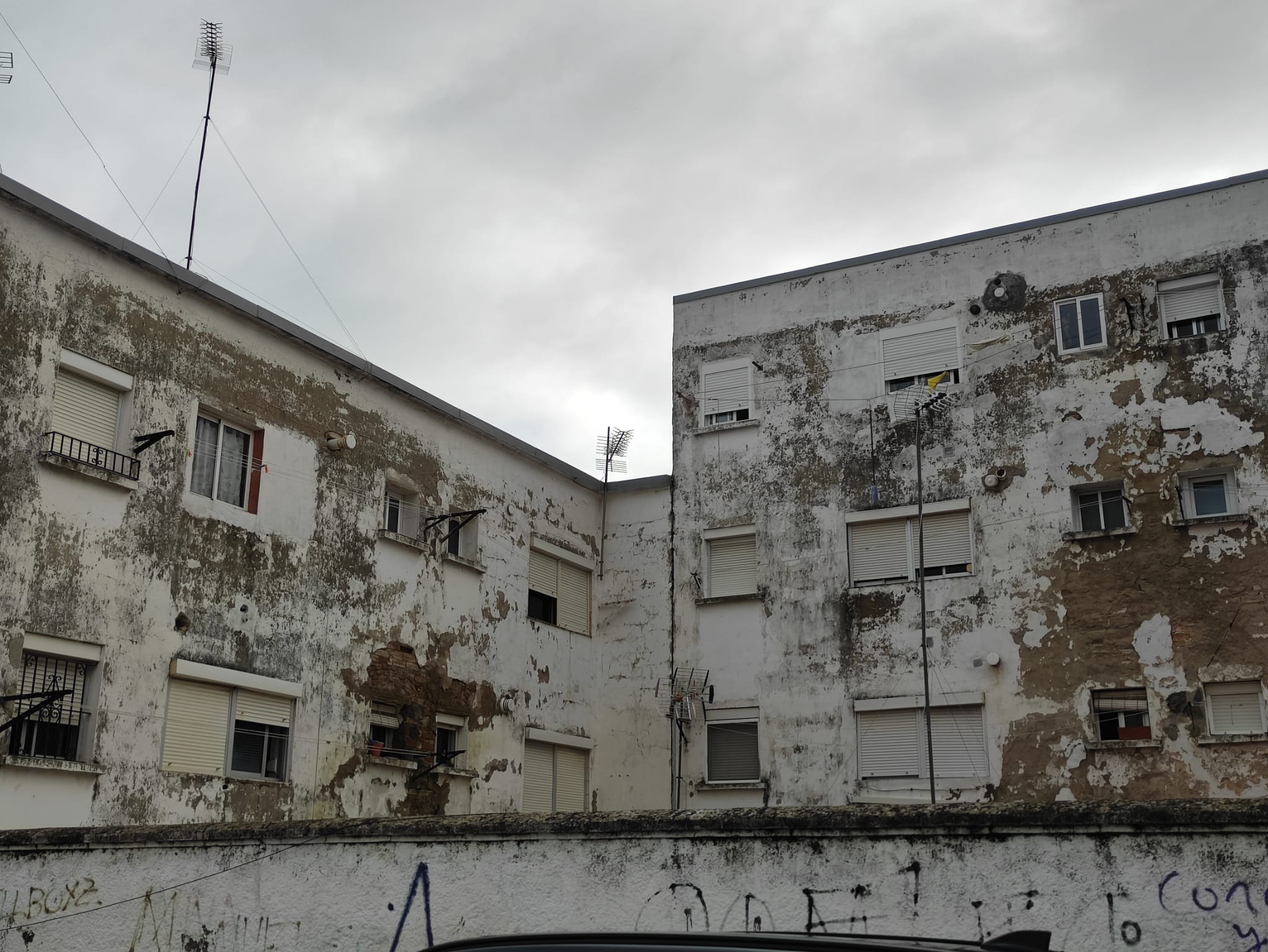 Estado que presentaba uno de los bloques de la barriada de La Asunción, Jerez