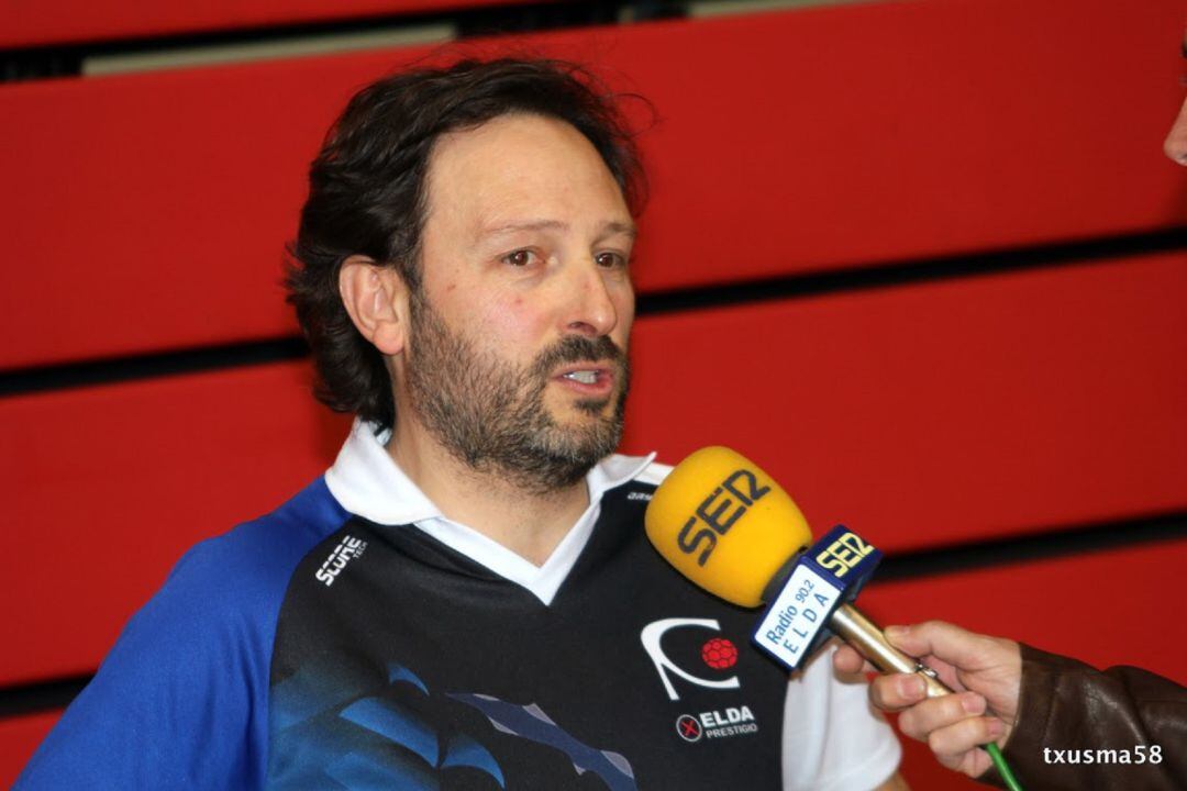 Antonio Mateo ha devuelto a Elda la ilusión por el balonmano femenino