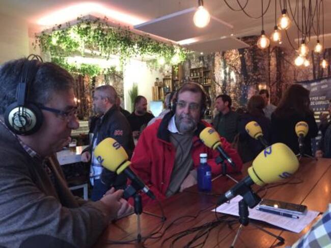 Juan Antonio Palacios y Carlos Villanueva anunciaban la donación de los derechos de su libro "Fantasiadas" a la campaña navidad con Amor.