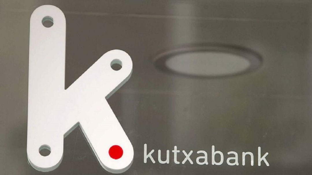 Kutxabank tiene previsto cerrar una de cada cuatro oficinas en Vitoria