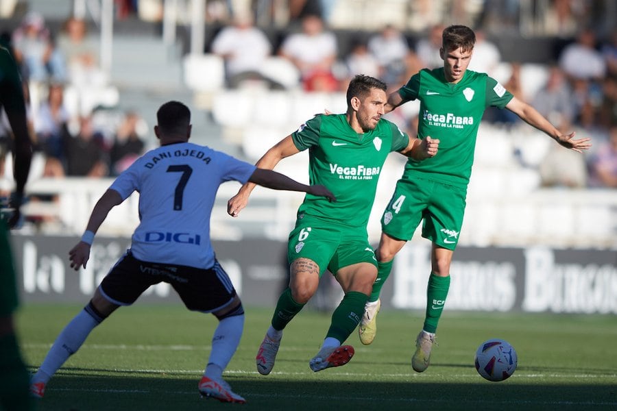 Un momento del Burgos-Elche jugado en el estadio El Plantío