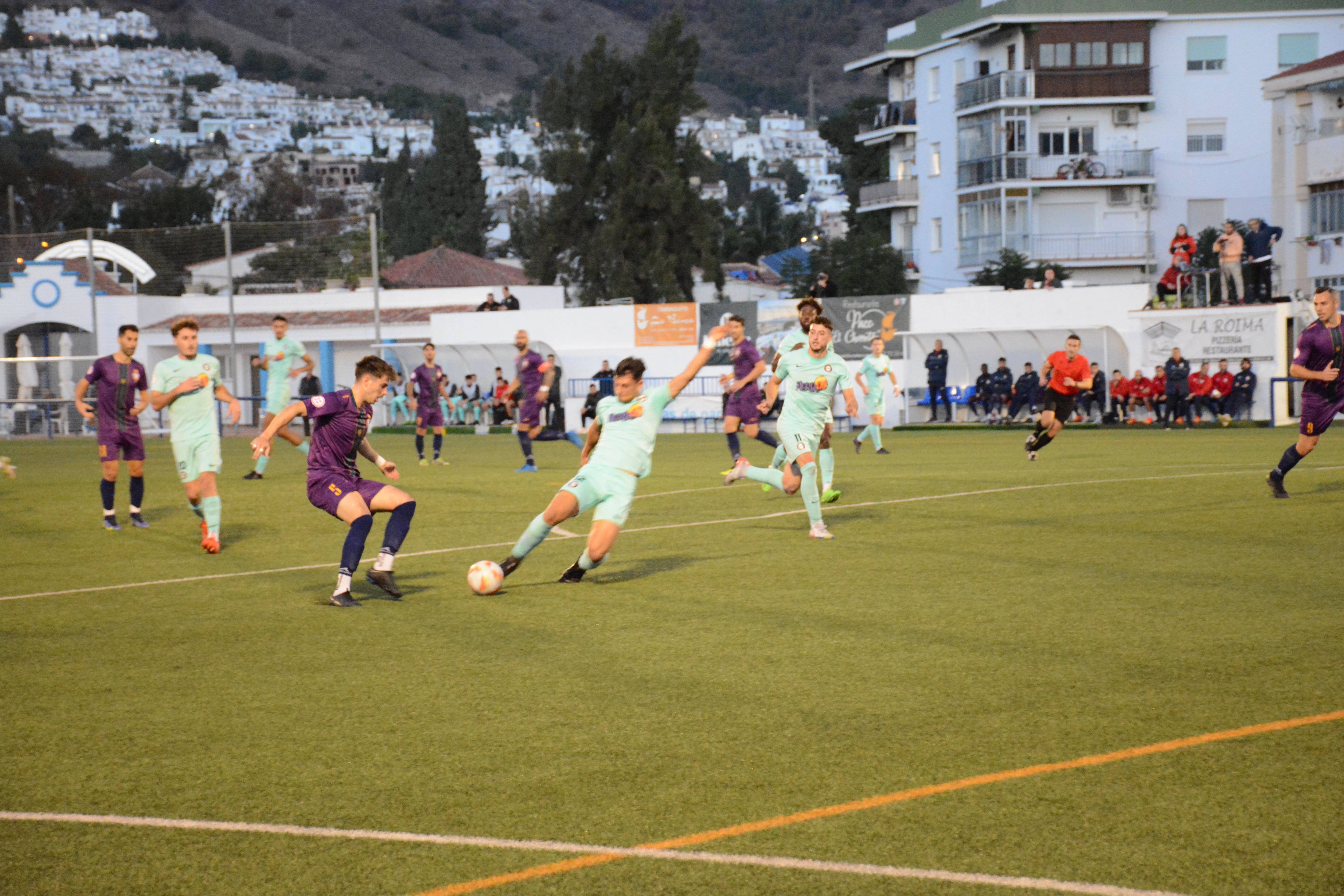 Los jugadores del Real Jaén lo intentaron una y otra vez pero sin suerte de cara a la portería contraria. El Real Jaén suma su segundo partido sin hacer goles aunque tampoco los encaja