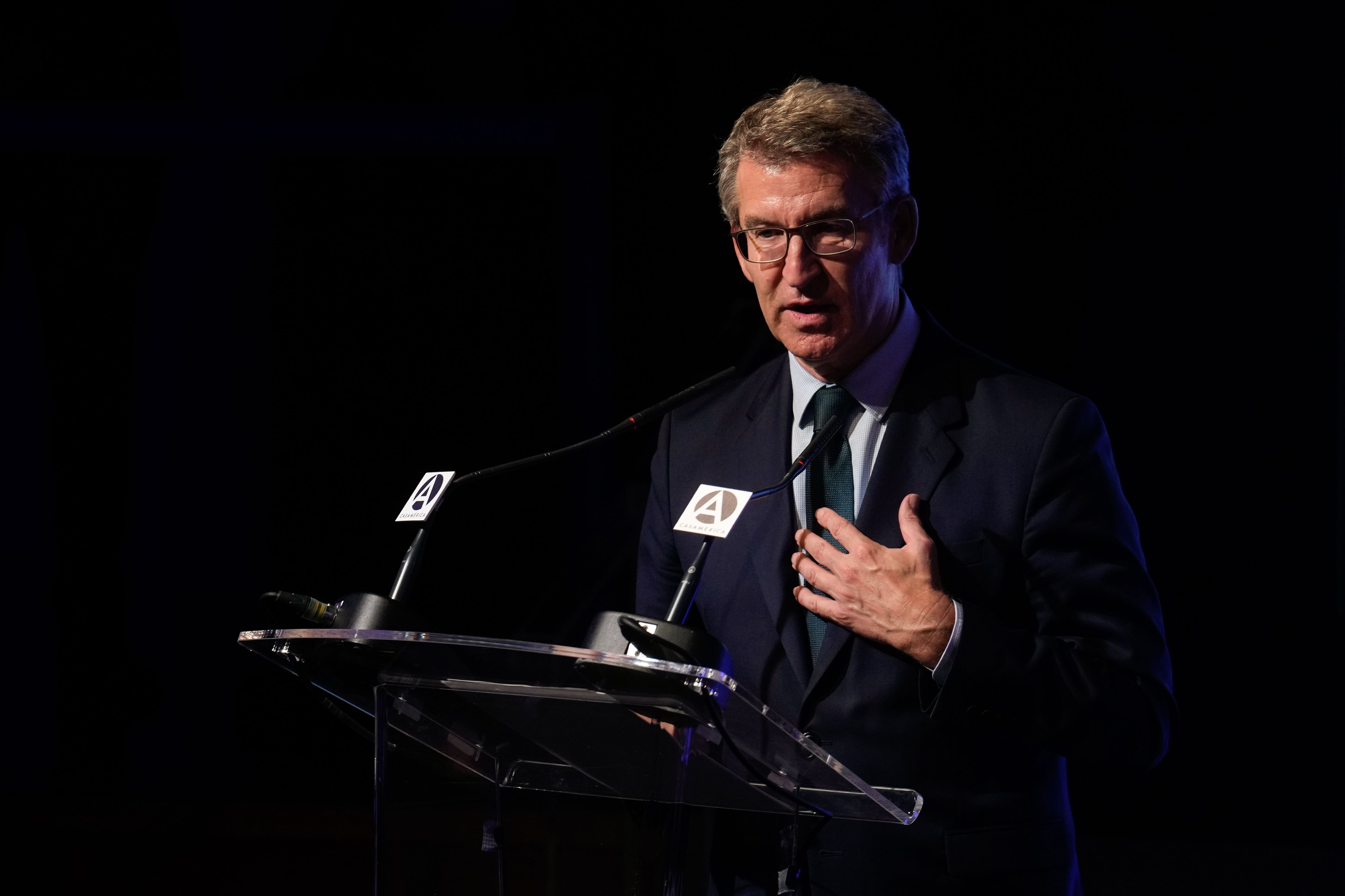 El líder del PP, Alberto Núñez Feijóo, clausura el XVII Foro Atlántico &#039;América y Europa: democracia y libertad&#039;, este miércoles en Madrid.