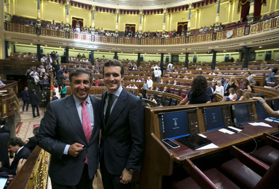 José Ramón García y Pablo Casado cuando ambos eran diputados por Ávila