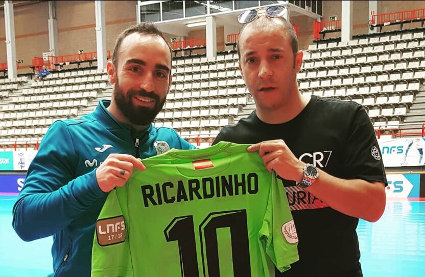 Rui Guimaraes, junto a Ricardinho