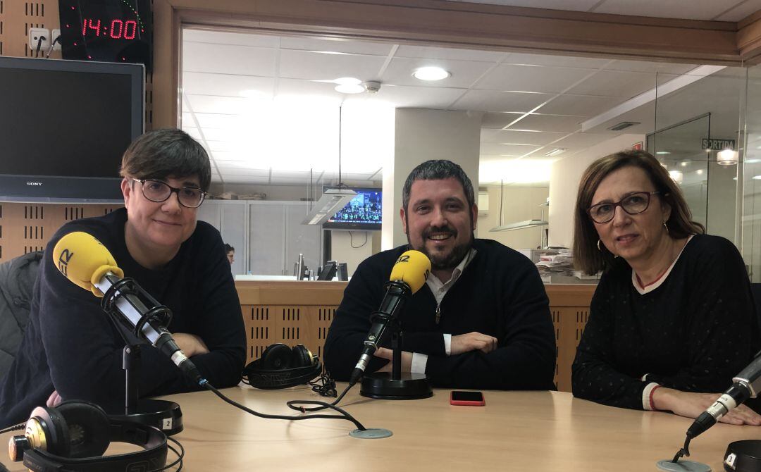 Anna Puig, Josep Maria Aguirre i Teresa Ferrés a la tertúlia