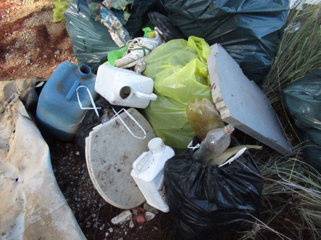Basura recogida en dos parajes de Villalonga