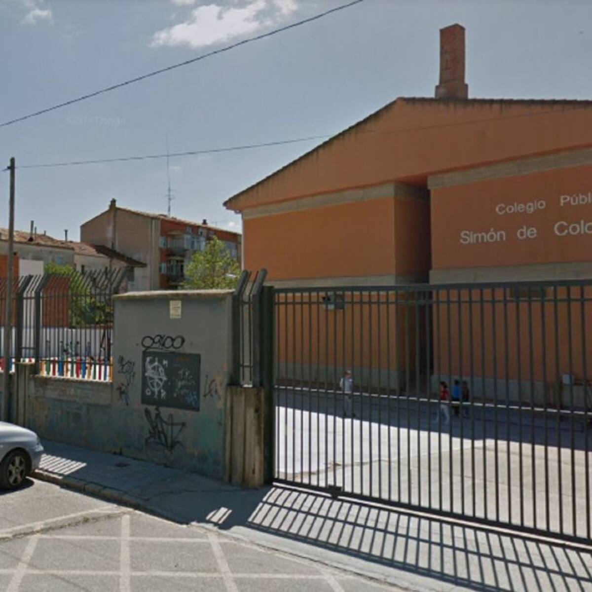 La acera del colegio Simón de Colonia tendrá un metro más de anchura